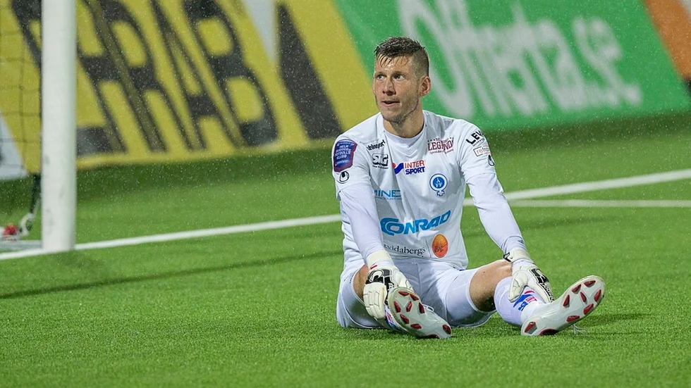 Förre Värmbolsmålvakten Gustav Jansson skrev på nytt kontrakt med allsvenska IFK Norrköping på fredagen.