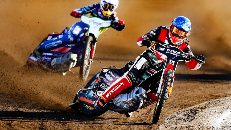 Mikkel Michelsen kör igen efter sin skada nyligen. Men med tanke på den urstarka laginsatsen senast dröjer danskens återkomst i Smederna minst en vecka till.