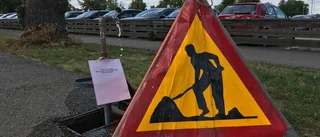 Vattenläcka i centrala Strängnäs – dricksvattnet kan vara missfärgat