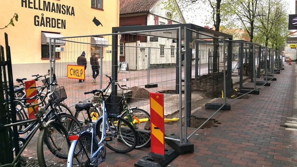I Nyköping finns nya cykelställ med tak, men Tystberga väntar fortfarande på nytt cykelställ, enligt insändarskribenten. FOTO: ANNIKA HEDBERG