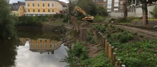 Kanten mot Nyköpingsån säkras för ras