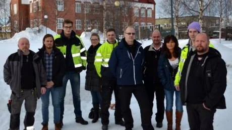 SAMLAD SLAGKRAFT.  Kent Martinsson KM Optoteknik, Johann Lindström, Lindströms plåtslageri, Andreas Nilsson, TN bygg, Johanna Darehed, Företagsbolaget (projektledare BasG), Peter Nilsson, Gällivare måleri AB, Tommy Nilsson, TN bygg, Ralf Eriksson, Maskintjänst AB, Doris Landström, Gällivare Glasmästeri,  Rasmus Beyron, Beyron  Door, Fredrik Hjärtström, HMS Fältteknik. Foto: Kenth Bergmark