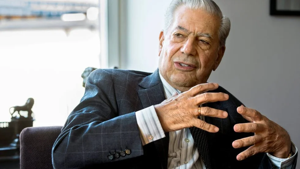 Humor. "Boken skulle egentligen inte vara humoristisk, men ändå finns det mycket humor i den. Kanske är det för att väga upp de dramatiska och sorgliga aspekterna i historien", säger Mario Vargas Llosa.