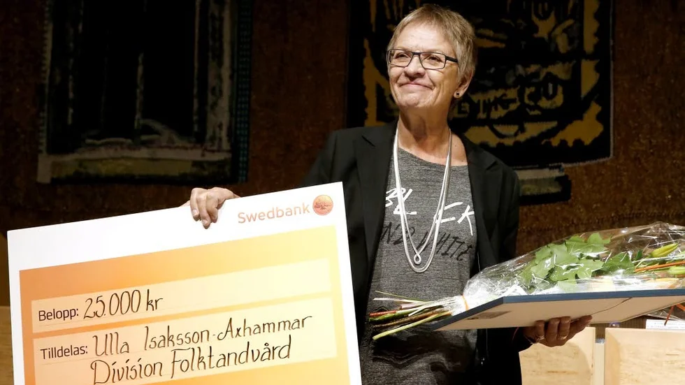 Ulla Isaksson Axhammar, tidigare tandsköterska och numera planerare inom Folktandvården, tilldelades Landstingets interna miljöpris.