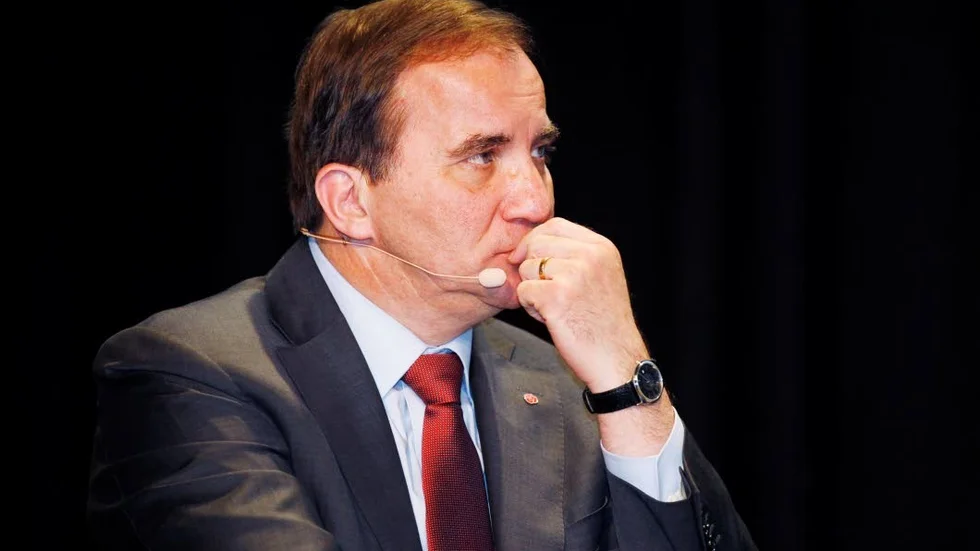 Löfven. Måste förklara hur ett samregerande med tillväxtfintliga Miljöpartiet skulle skapa fler jobb.