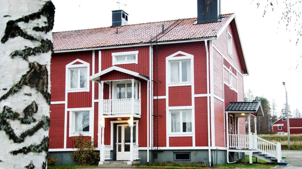 Uthyrt. Hyresvärden sa upp sina hyresgäster med motiveringen att huset skulle kallställas, men nu har Migrationsverket fått hyreskontrakt.