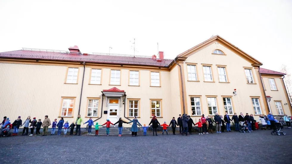 Anmälan. Nedläggningen av Svartöstadskolan skapar stress och oro bland personalen.