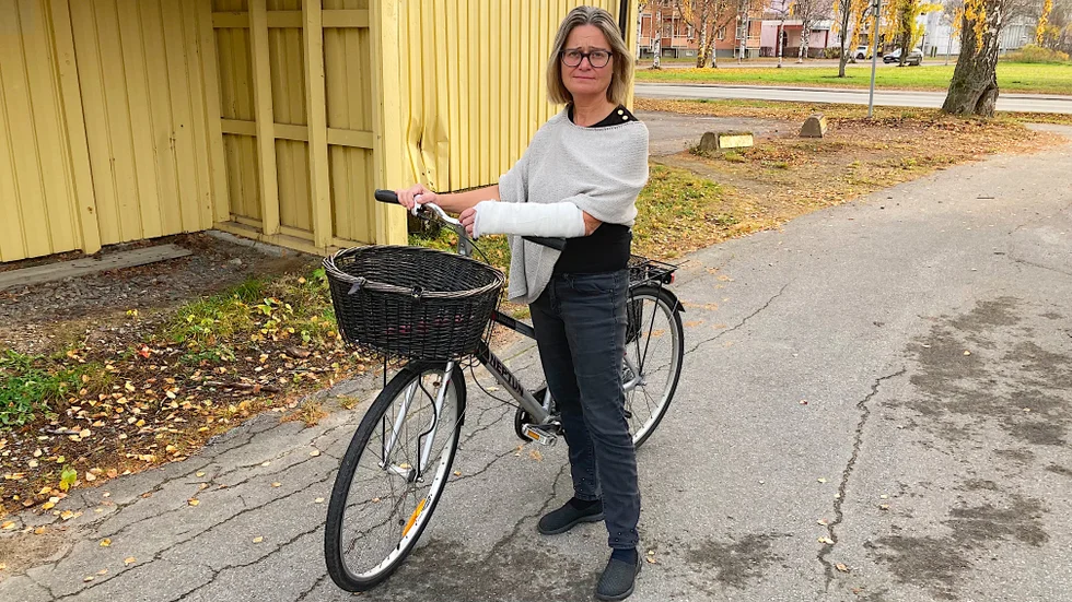 Lotta Styvén, tänkte ställa in cykeln i måndags. "Jag kände det var lite småhalt när jag rastade hunden. Inte ens köra försiktigt hjälpte när ishalkan slog till".