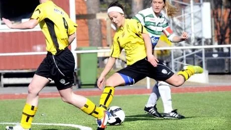 MÅLSKYT 1. Jasna Kozlicic hittade nätet när Morön avfärdades enkelt med 5-0 i damtvåan.