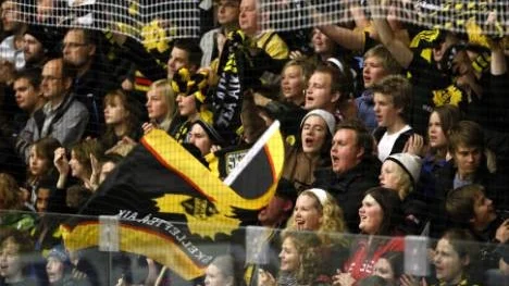 Hockeyfebern rasar i Skellefteå. Ikväll blir det fullsatt när Färjestad kommer på besök för den första SM-semifinalen. (Arkivbild)