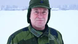 Rolf Emlén, tävlingschef O-ringen 2012, ute vid blivande campingen. Foto: Håkan Zerpe