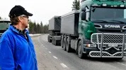 Sten Erkki frÃ¥n Erkheikki Ã¤r uppvuxen vid TorneÃ¤lven och har varit med om dryga 60 stycken islossningar nu fÃ¶rutspÃ¥r han en svÃ¥r islossning vilket kan innebÃ¤ra stora problem fÃ¶r Northland Resources.