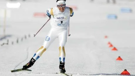 TILL NORGE. Charlotte Kalla ska duellera mot norska stjrärnskottet Therese Johaug i rullskidor. Foto: PRIMOZ JERONCIC
