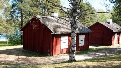 RUSTAS UPP. Kyrkofullmäktige har beviljat bidrag på 1,2 miljoner kronor för restaurering av kyrkstugorna. Den styrande alliansen i kommunen har gett löfte om lika mycket. Foto: Linda Kask
