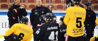 Skuggan om centerns frånvaro: "Har blivit krasslig"