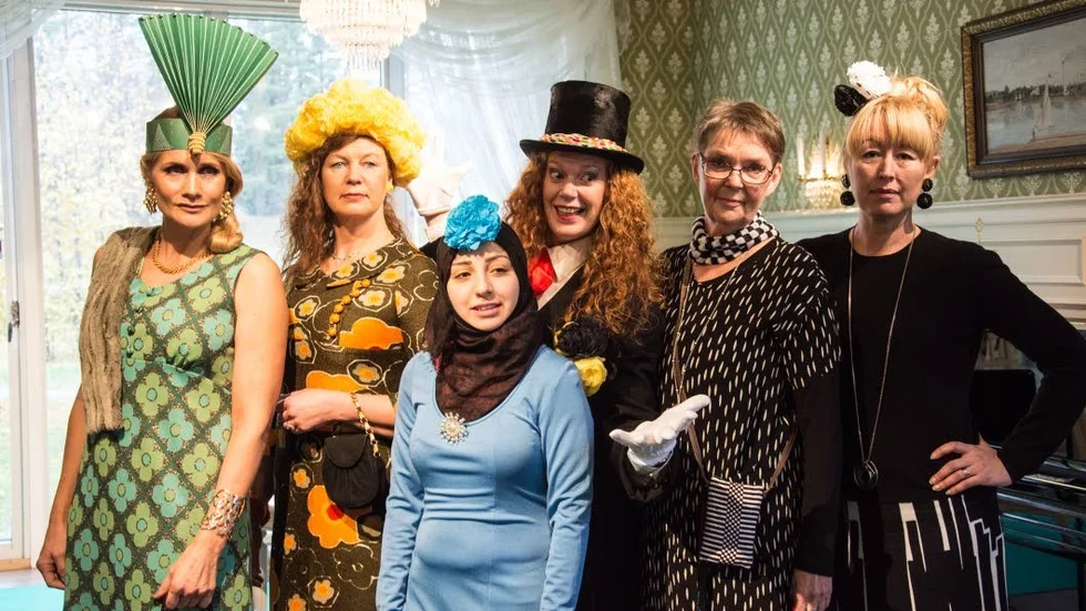 Bjuder på hösthippa. Museet bjuder på hösthippa på lördag. Bland annat blir det cirkus och modevisning med vintagekläder. Från vänster Viktoria Lestander, Pia-Maria, Holmgren, Mayada Drakasali, Ida Renlund, Maj Englund och Sara Json Lindmark.