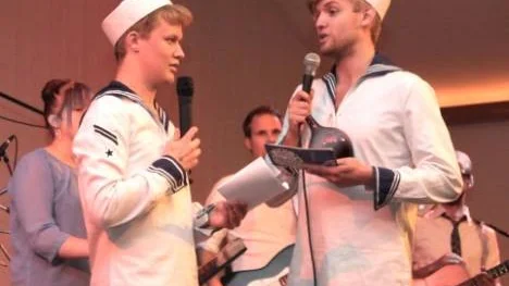 Piteås egna "Erik och Mackan" alias Erik Brännström och Marcus Berggren underhöll.