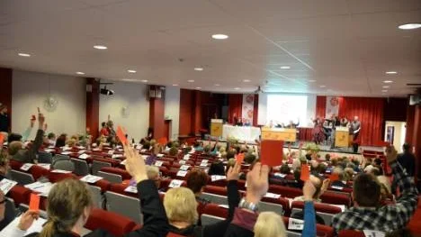 Votering blev det i frågan om mammografibussen ska besöka Arjeplog, Överkalix och Övertorneå. Motionen röstades ned.