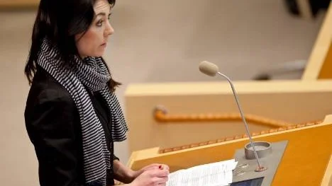 Miljöpartiets migrationspolitiska talesperson, Maria Ferm, menar att eftersom kakan växer när vi blir fler, så påverkas inte arbetslösheten av arbetskraftsinvandringen.
