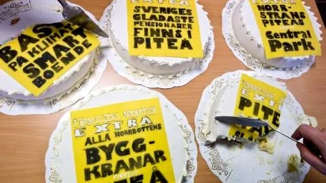 Goda tårtor med "goda nyheter" om framtidens Piteå serverades politikerna i kommunfullmäktige i går eftermiddag. Detta som en del i kommunens nya reklamkampanj.