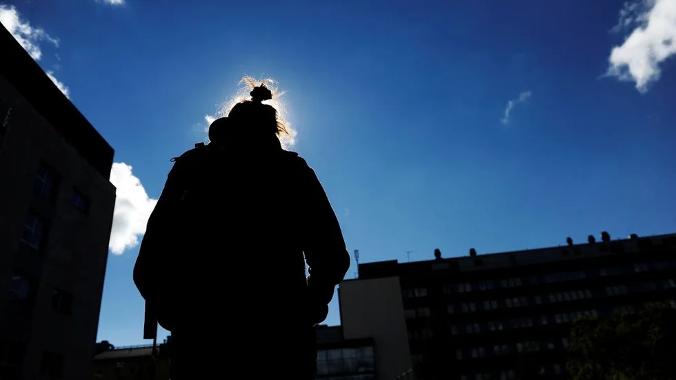 Min klädstil och mina val har ingenting med andra att göra så låt mig bara göra mitt och vara den jag är, jag ska inte behöva ändra mig själv bara för att passa in, skriver signaturen "15-årig skolelev". (Personen på bilden har inget samband med texten).