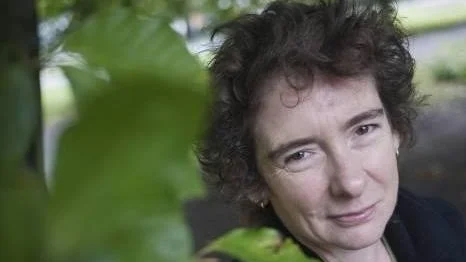 "Jag älskar internet, jag vill inte vända utvecklingen bakåt, men vi måste diskutera vad vi ska använda teknologin till", säger Jeanette Winterson.