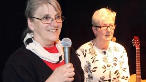 Brith Fäldt, Piteå, och landstingsrådet Monica Carlsson talade när vänstern firade 1 maj på Krokodil i Piteå.