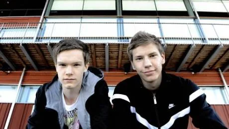 SPELSUGNA. Fredrik Lundgren och Simon Brännström kommer till Bodens BK från Alviks IK. 18-åringarna valde dock inte Boden för att sitta på bänken och se och lära - de vill spela och kommer säkert få speltid redan i premiären på söndag.
