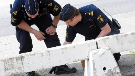 SKOTT MOT VITTNE. I maj sköts en 33-årig man som skulle vittna mot en medlem i Black Cobra. En förbipasserande kvinna skadades också.