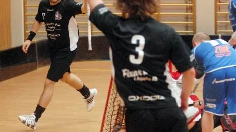 Mats Öhman jublar, han startade med ett äkta hattric och fortsatte med ytterligare två mål.