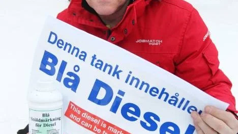 Den blå färgen används till färgning av diesel i skogs- och entreprenadmaskiner för att förebygga stölder av och försvåra försäljning av stulen diesel. All försäljning av blå diesel är liktydigt med handel med stulen diesel, förklarar Ulf Sandström, vd för SMF Skogsentreprenörerna.