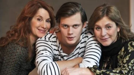 Regissören Lisa Ohlin tillsammans med två av filmens skådespelare, Bill Skarsgård, som spelar Simon, och Helen Sjöholm, som spelar hans mamma Karin.