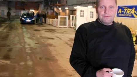 Rickard Larsson är delägare i Räckessättarna som öppnat Arjeplogs första drive-in-handel.