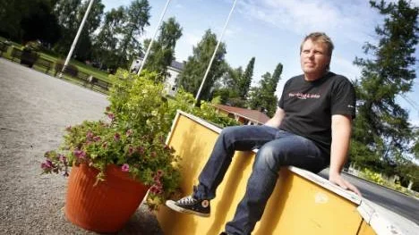 Musikprofilen Lars Hjelm ville se en dag med musik, konst, poesi och tal som en manifestation för fred och kärlek. Det blir Woodstocks grundtanke i miniformat den 7 augusti.