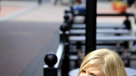 I dag den 31 maj är tobaksfria dagen. Den dag då rökningens skadliga effekter uppmärksammas särskilt. 23-åriga Emelie Lindgren från Piteå röker sedan många år och trivs med det. Trots alla skadliga effekter som rökning medför har hon inga planer på att sluta.