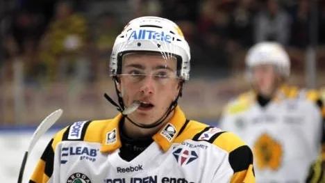 Johan Forsberg, lämnade Piteå Hockey 2005. Nu är han inne på sin fjärde elitseriesäsong med Skellefteå AIK - fjolårets SM-finalister. "Jag tror vi går dit igen", säger han. (Arkivbild)