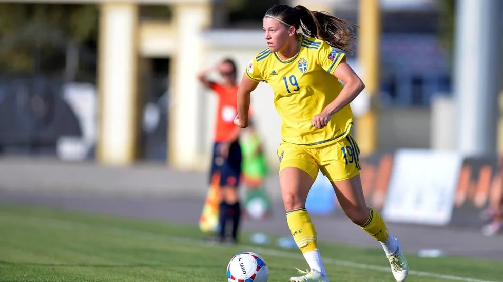 Landslagsanfallare. Pauline Hammarlund finns med i truppen som ska spela mot Danmark.