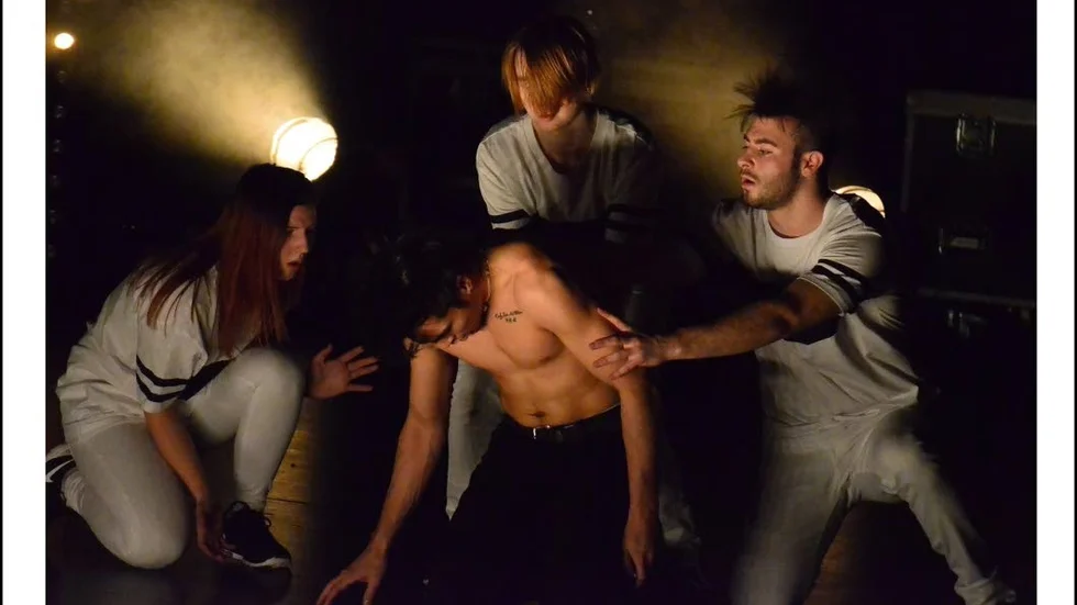 Utmärkelse. Until the end crew får Dans i Nords Inspirationsutmärkelse 2015. På bild ses My Tiensuu, Bader Alemam, Cody Williams, Carolin Jonsson saknas gör Edward Nguyen.