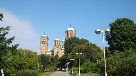 Tasmajdanparken med St Markuskyrkan.