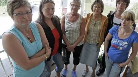 "Vi känner oss helt överkörda av kommunen" säger personalen vid Nybergas 4B. Från vänster: Margareta Norberg, Louice Öhgren, Ulla Östman, Ingrid Sandqvist, Margareta Madenäs och Ellinor Eriksson.