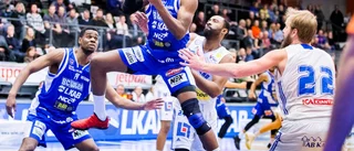 Kan gå ned i lön för att spela med BC Luleå