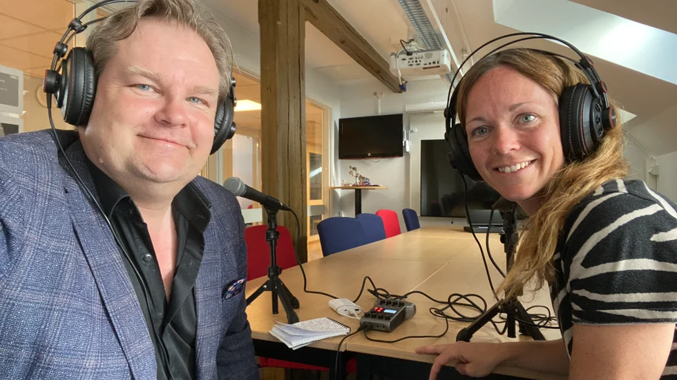 Radiosnack. Martina Nilsson gästar veckans podd hos Jens Bollius. Förr mötte hon Caroline Seger på fotbollsplanen, nu är hon på pallen i Sverigecupen i landsvägscykling. En mångsysslare.