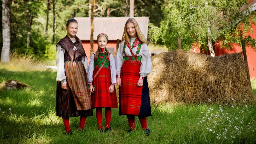 Elin Borg, Frida Ekstav och Ellen Ekstav ska tävla i Hälsingehambon.