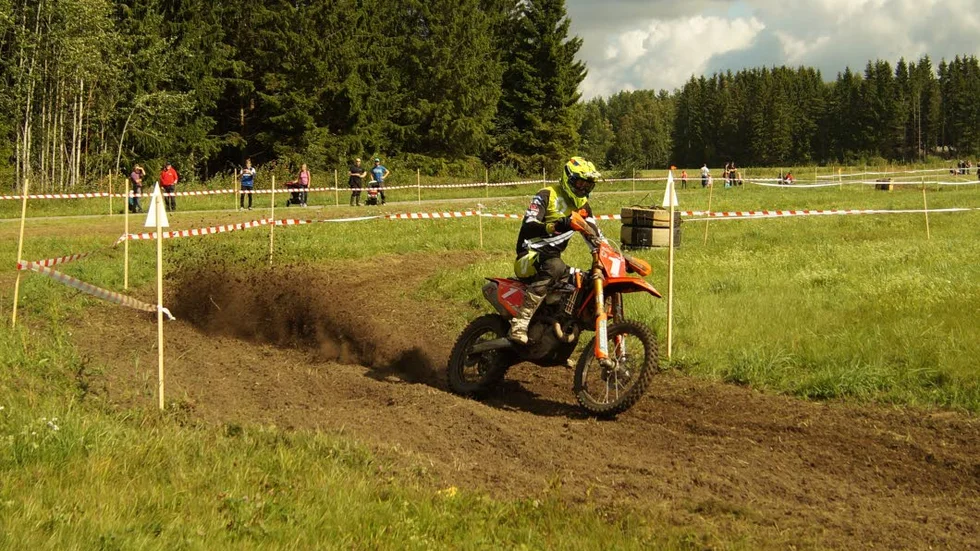 Full fart. I lördags avgjordes den fjärde SM-deltävlingen i enduro på Lunda flygfält.