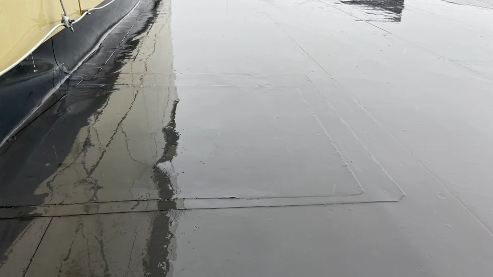 Stadshusets tak har mer än 600 lagningar. 