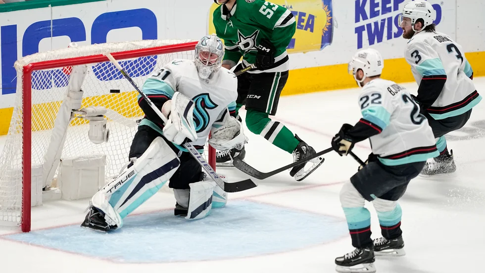Dallas Wyatt Johnston sköt 2–0 i den tredje perioden.