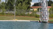 MidgÃ¥rdsbadet i Sigtuna Ã¤r det fÃ¶rsta biologiskt renade utomhusbadet i Norden.