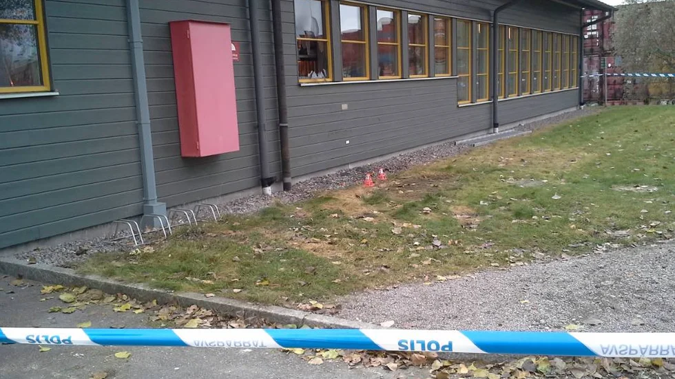 UNT:s Göran Sterner gör ett nedslag vid brandhärjade Heat på torsdagsmorgonen.