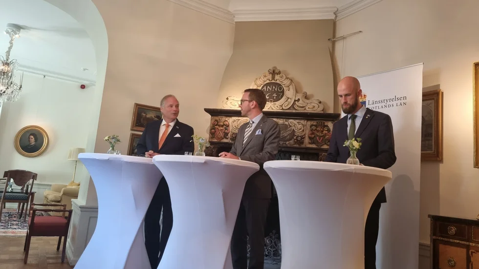 Anders Flanking,  Andreas Carlson och Carl-Oskar Bohlin presenterade en utredning om reservhamn samt undantag från EU:s nya utsläppsregler.