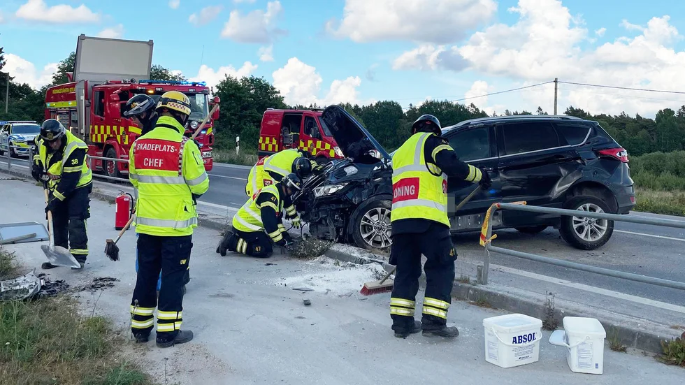 Polis, räddningstjänst och ambulans ryckte ut till trafikolyckan.